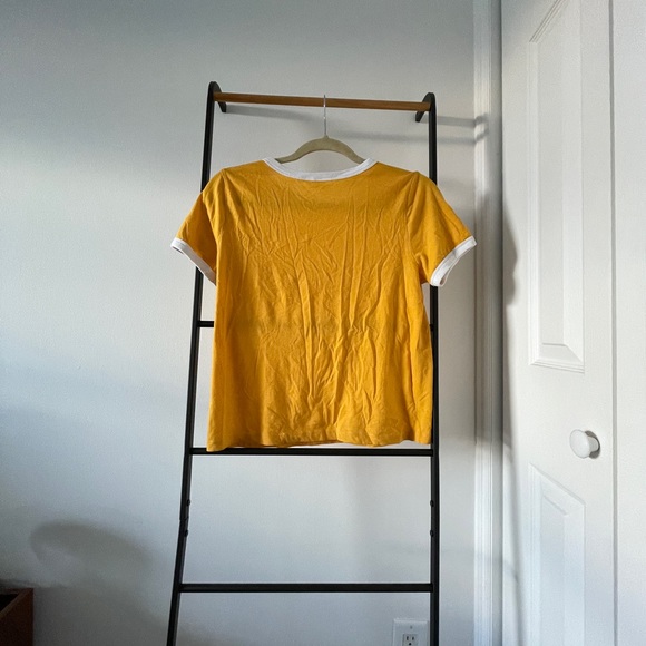 ⭐️ FREE WITH BUNDLE ⭐️ GUC - H&M Retro Ringer Short-Sleeved T-Shirt - Picture 3 of 3